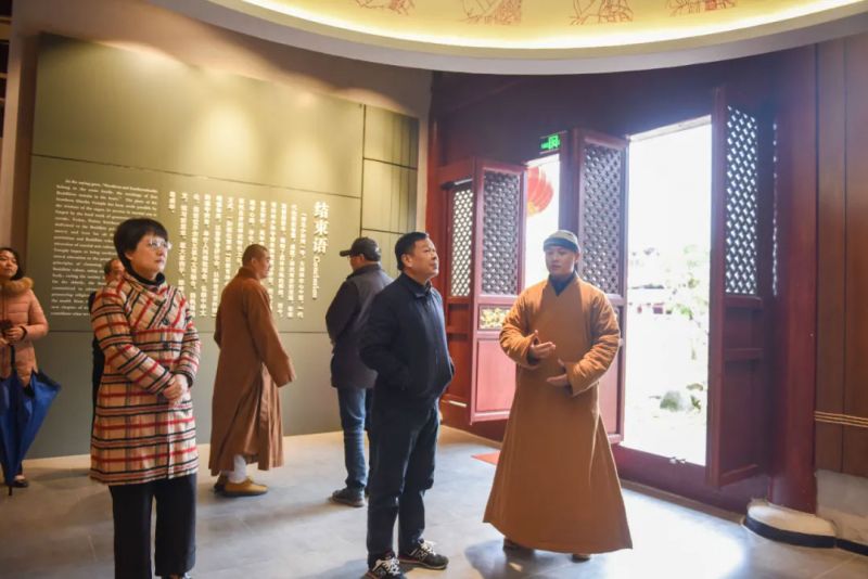 Zhang Lifeng, a second level inspector from the Provincial Department of Culture and Tourism, and his delegation visited the South Shaolin Temple for research