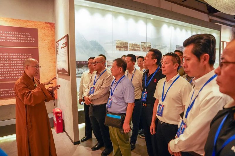 Representatives from the global overseas Chinese community visit the South Shaolin Temple in Putian to discuss the roots of Chinese culture